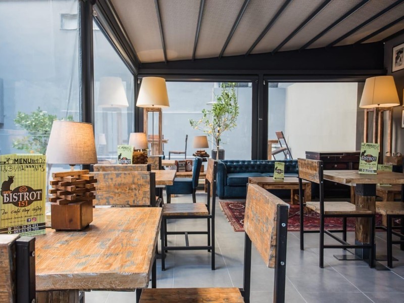 Motorised-roof pergola with side closings @ Bistrot 151, Thessaloniki 